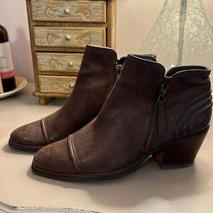 Gorgeous Paul green leather ankle boots with stacked wooden heels